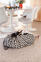 Play and Go Storage Bag and Mat  - Black Zigzag - ROSO
 - 3